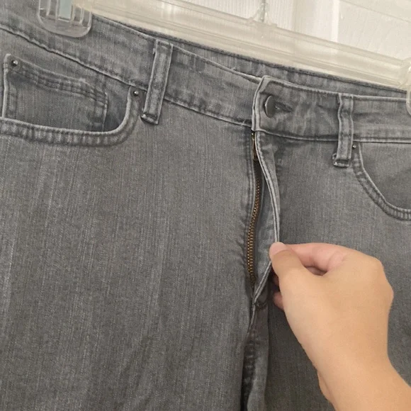 jones new york straight leg jeans - Picture 7 of 16